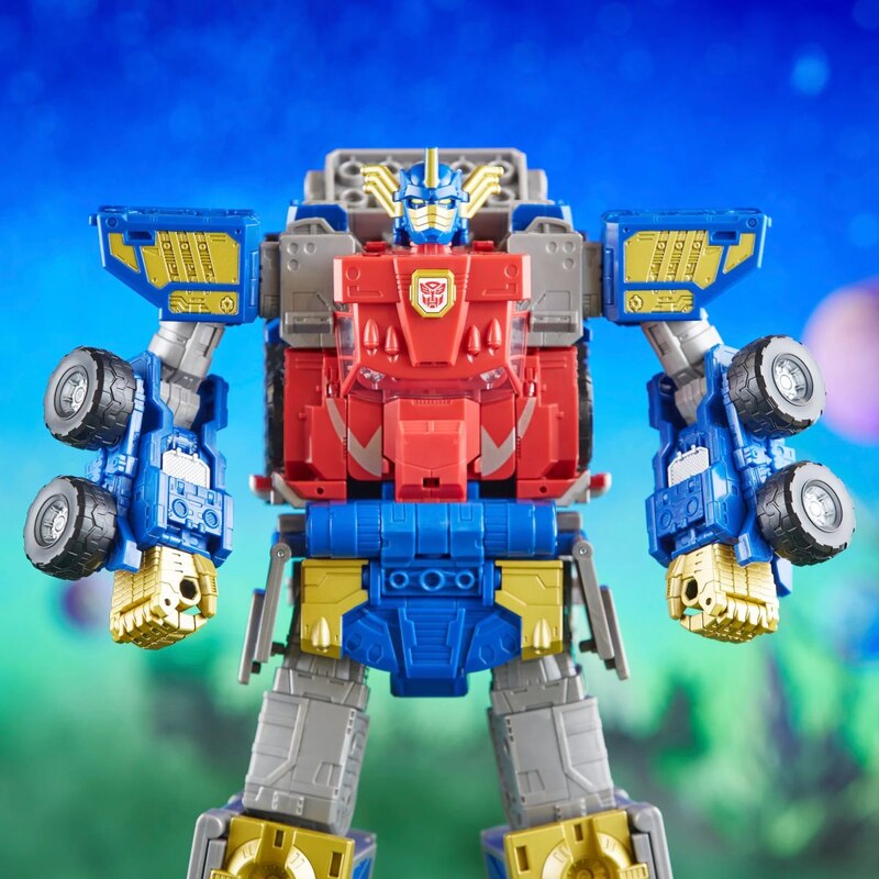 Armada Optimus Prime Legacy Evolution Commander Official Images